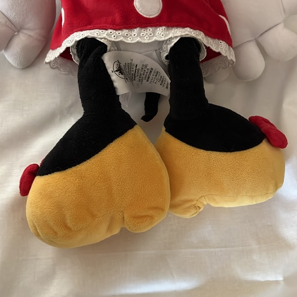 Minnie Mouse plushie - Picture 5 of 11